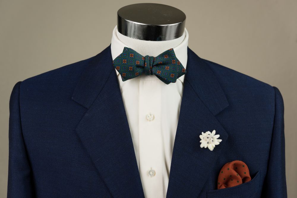 Self Tie Green Madder Micropattern Bow Tie with Pointed End - Handmade by Fort Belvedere