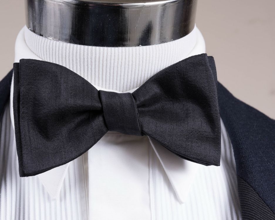 Black Bow Tie in Silk Shantung - Sized Self Tie - Fort Belvedere