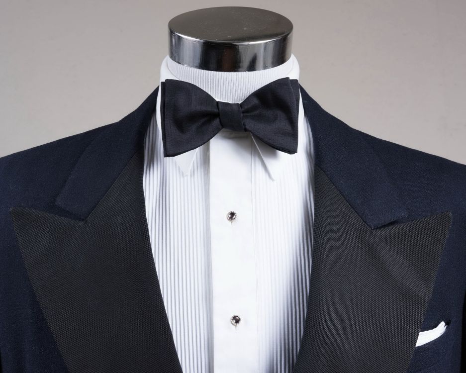 White Linen Pocket Square by Fort Belvedere with Tuxedo without boutonniere