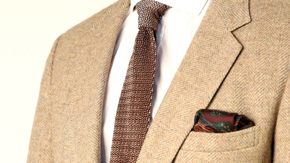 Two-Tone Knit Tie in Brown and Beige Changeant Silk - Fort Belvedere