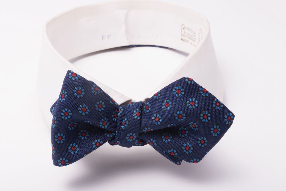 Dark Blue Bow Tie in Soft Ancient Madder Silk with Light Blue Red Macclesfield Neats Micropattern - Fort Belvedere