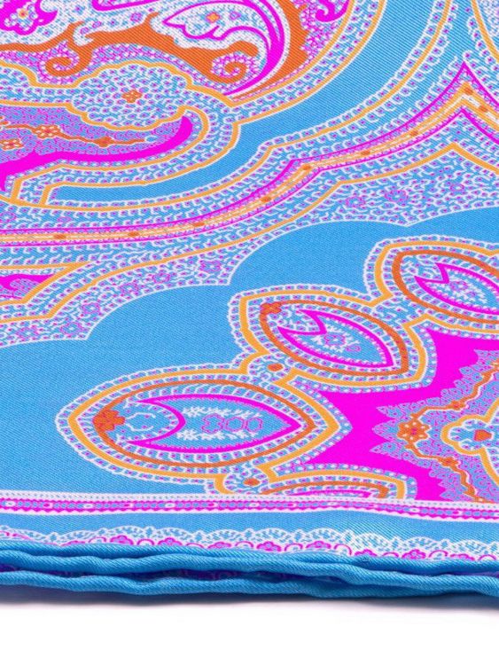 Detail Flamboyant pocket square for the Dandy in 100% English Silk Pocket Square - Handrolled by Fort Belvedere