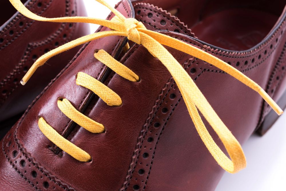 80 cm Shoelaces Flat Waxed Cotton in Yellow - Luxury Dress Shoe Laces by Fort Belvedere