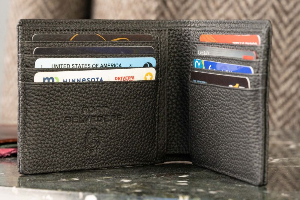 8 Card Classic Bifold Wallet in Black in Togo Calf Leather
