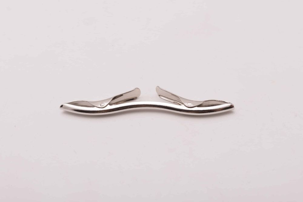 Large Brass Collar Clip in Platinum Silver by Fort Belvedere