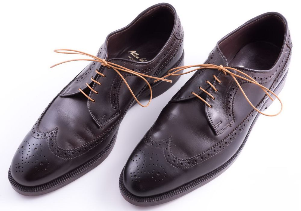 Light Brown Shoelaces Round - Waxed Cotton Dress Shoe Laces Luxury by Fort Belvedere in action