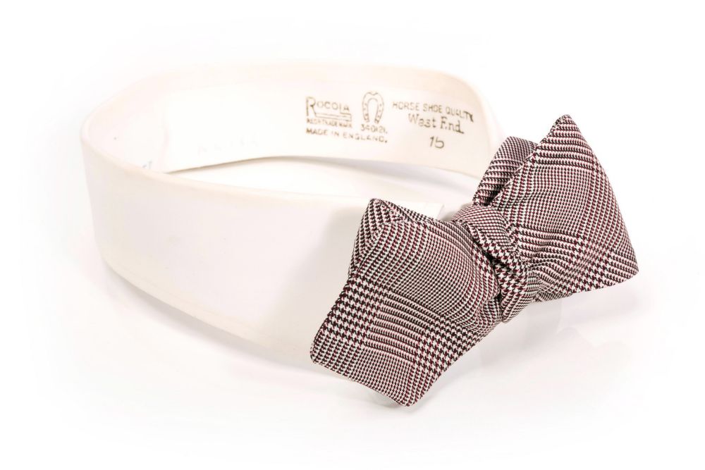 Side view on collar Silk Bow Tie in Shepherds check micropattern - Fort Belvedere