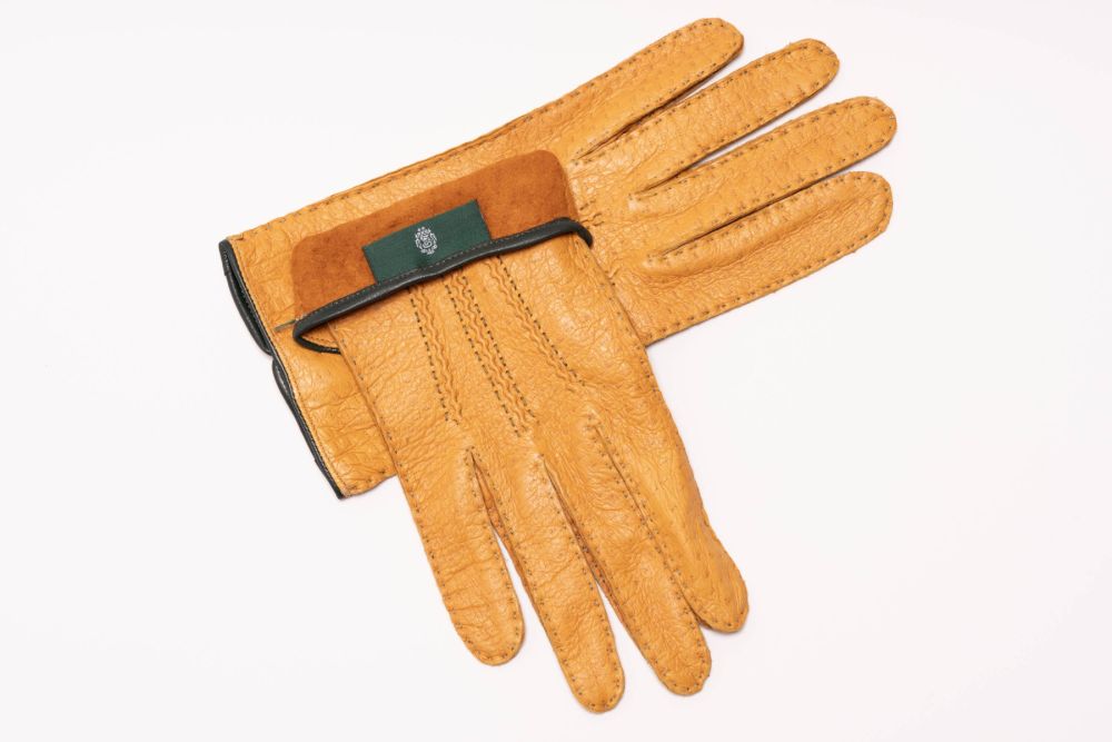 Peccary Gloves Unlined in Chamois Yellow with Button - Fort Belvedere