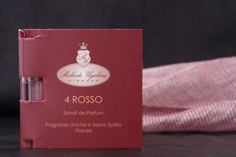 Roberto Ugolini 4 Rosso Fragrance sample packaging with decorated background