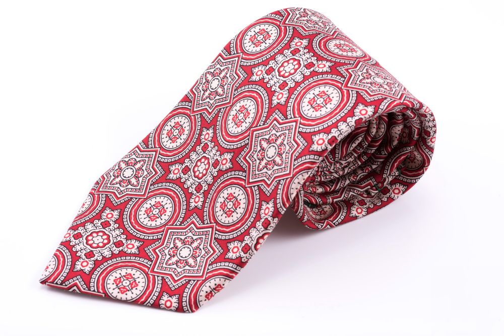 Ancient Madder Silk Tie in Red with Large Buff and Black Pattern Fort Belvedere