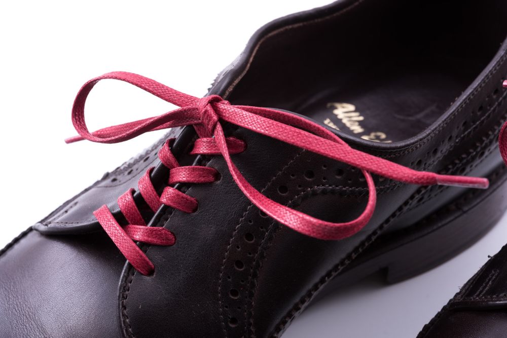 80 cm laced up Red Shoelaces Flat Waxed Cotton - Luxury Dress Shoe Laces by Fort Belvedere