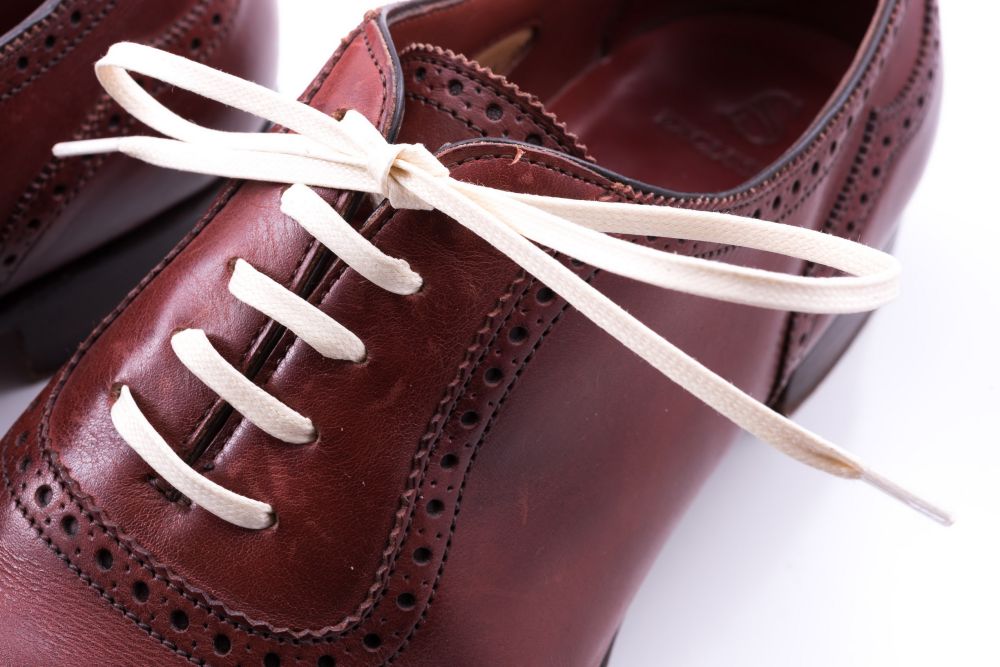 closer look Off White Shoelaces Flat Waxed Cotton, made in Italy - Luxury Dress Shoe Laces by Fort Belvedere