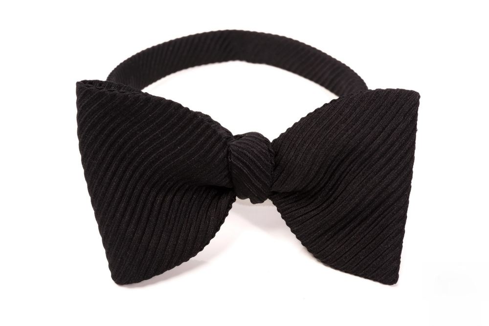 Black Bow Tie in Silk Wide Rib Grosgrain Sized Butterfly - Fort Belvedere
