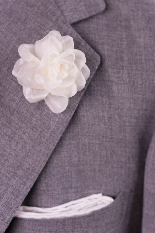 White Spray Rose Boutonniere with white linen pocket square  and winchester shirt - Handmade in Germany by Fort Belvedere