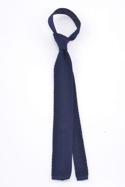 Knit tie in classic navy Silk Cri de La Soie - Made in Germany by Fort Belvedere