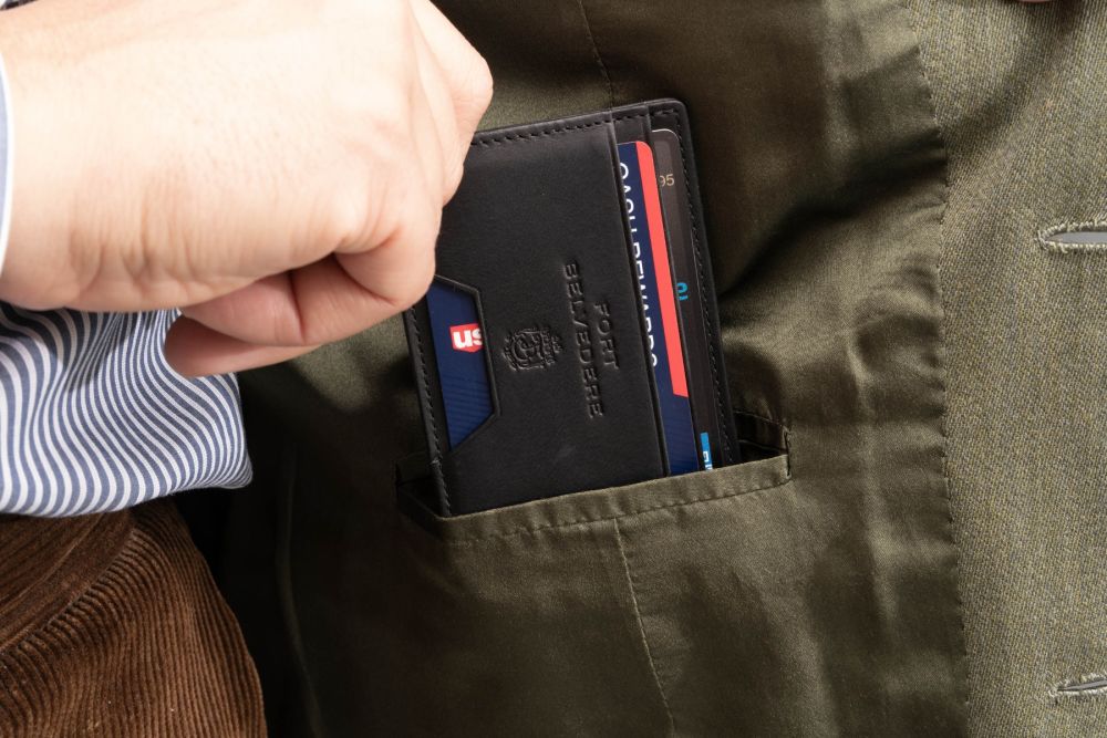Slim Wallet - 4CC - Americana Black Full-Grain Leather comes in an ultra-slim profile. 