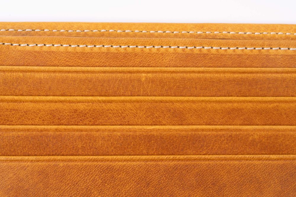 8 Card Classic Bifold Wallet in Vintage Gold Full-Grain Americana Leather