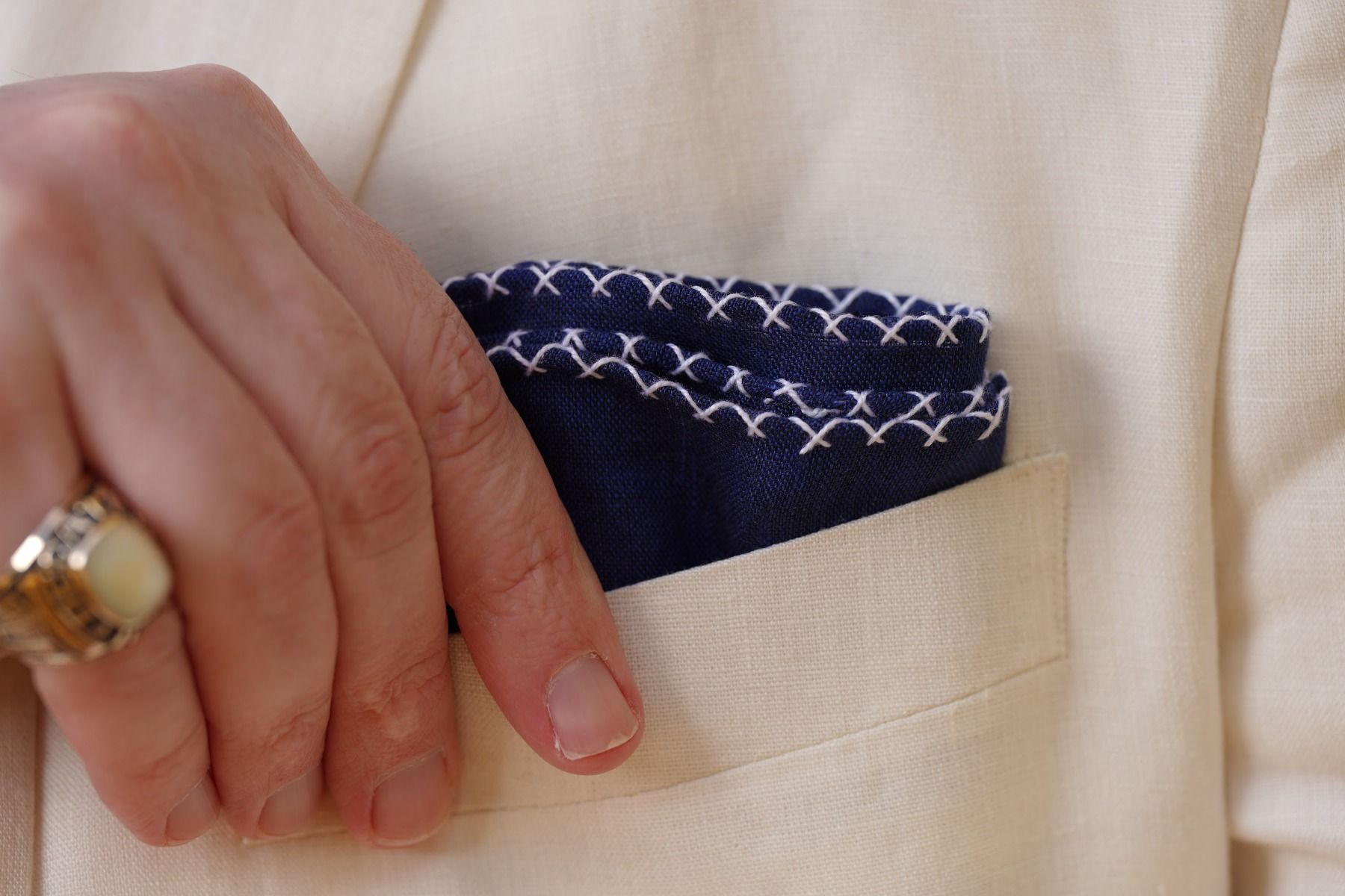 White Linen Pocket Square with Navy Blue Handrolled X Stich - Fort Belvedere