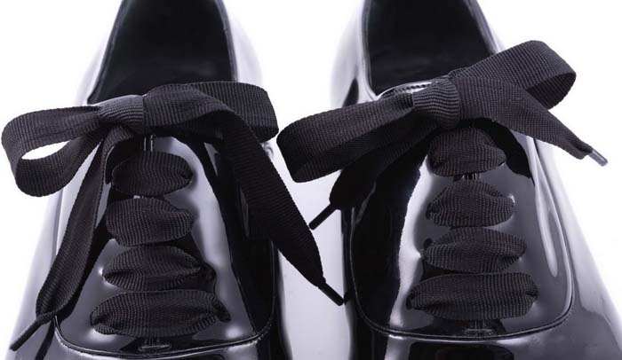 front_view_of_black_grosgrain_faille_evening_shoelaces_by_fort_belvedere_1_2