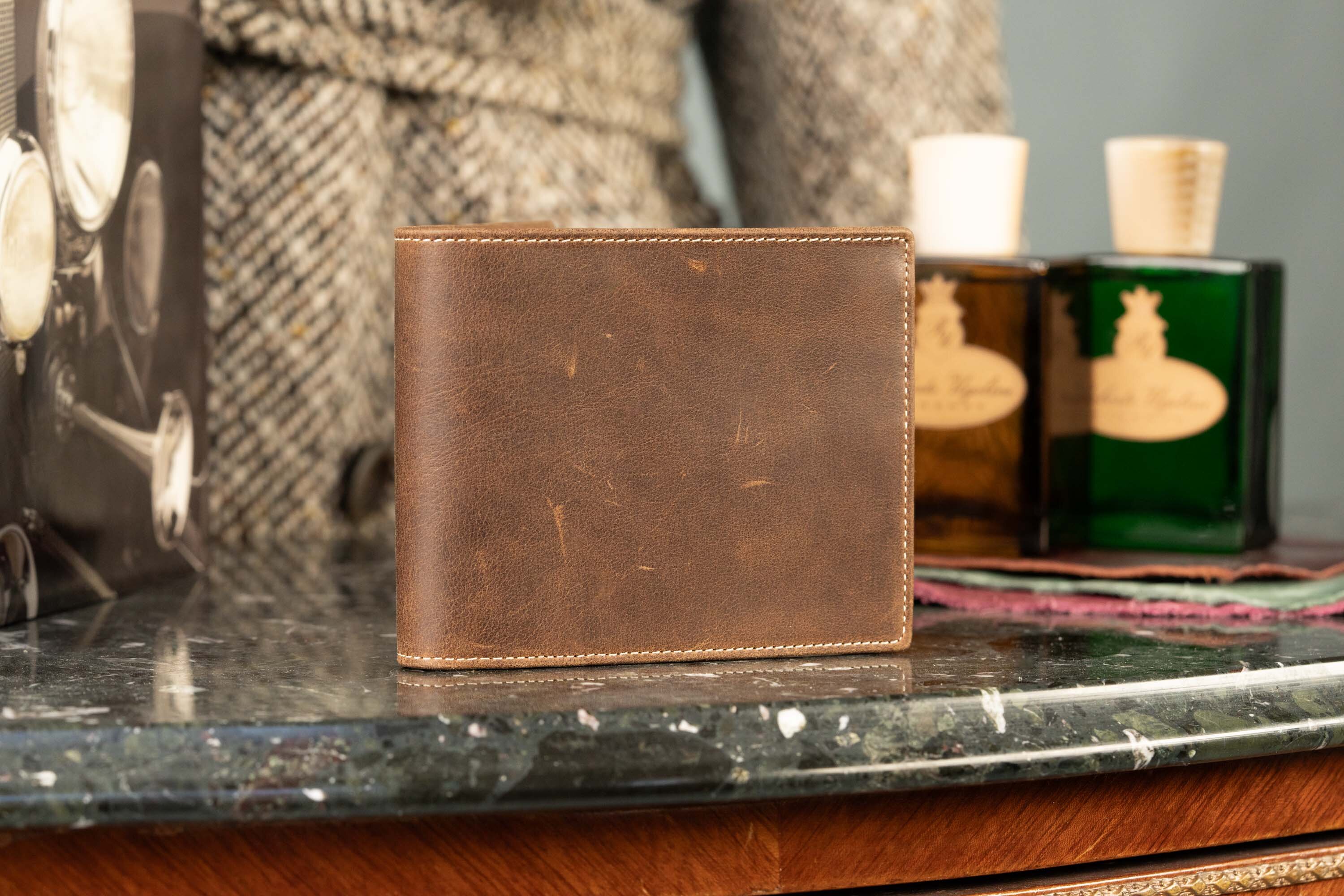 Antique Mahogany Wallet Full-Grain Montecristo Leather and Roberto Ugolini Fragrances