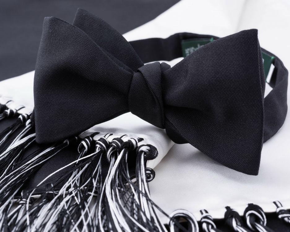 Black Bow Tie in Silk Barathea - Sized Self Tie - Fort Belvedere