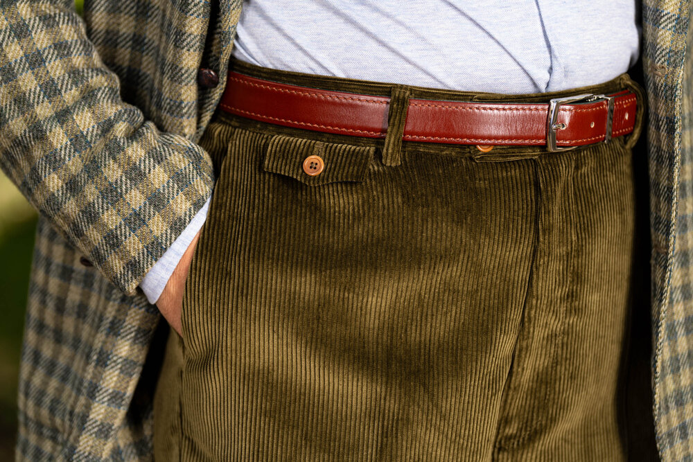 Front and pocket view of the Khaki Drab corduroy trousers R5 9344