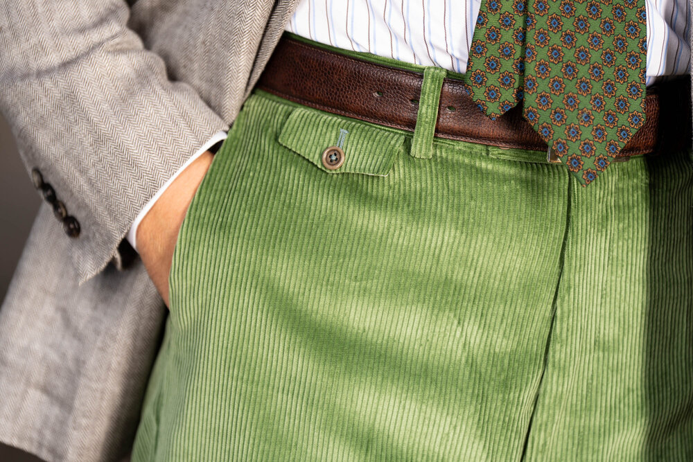 Stretch English Green Corduroy Trousers - 21 Wales : Made To Measure Custom  Jeans For Men & Women, MakeYourOwnJeans®