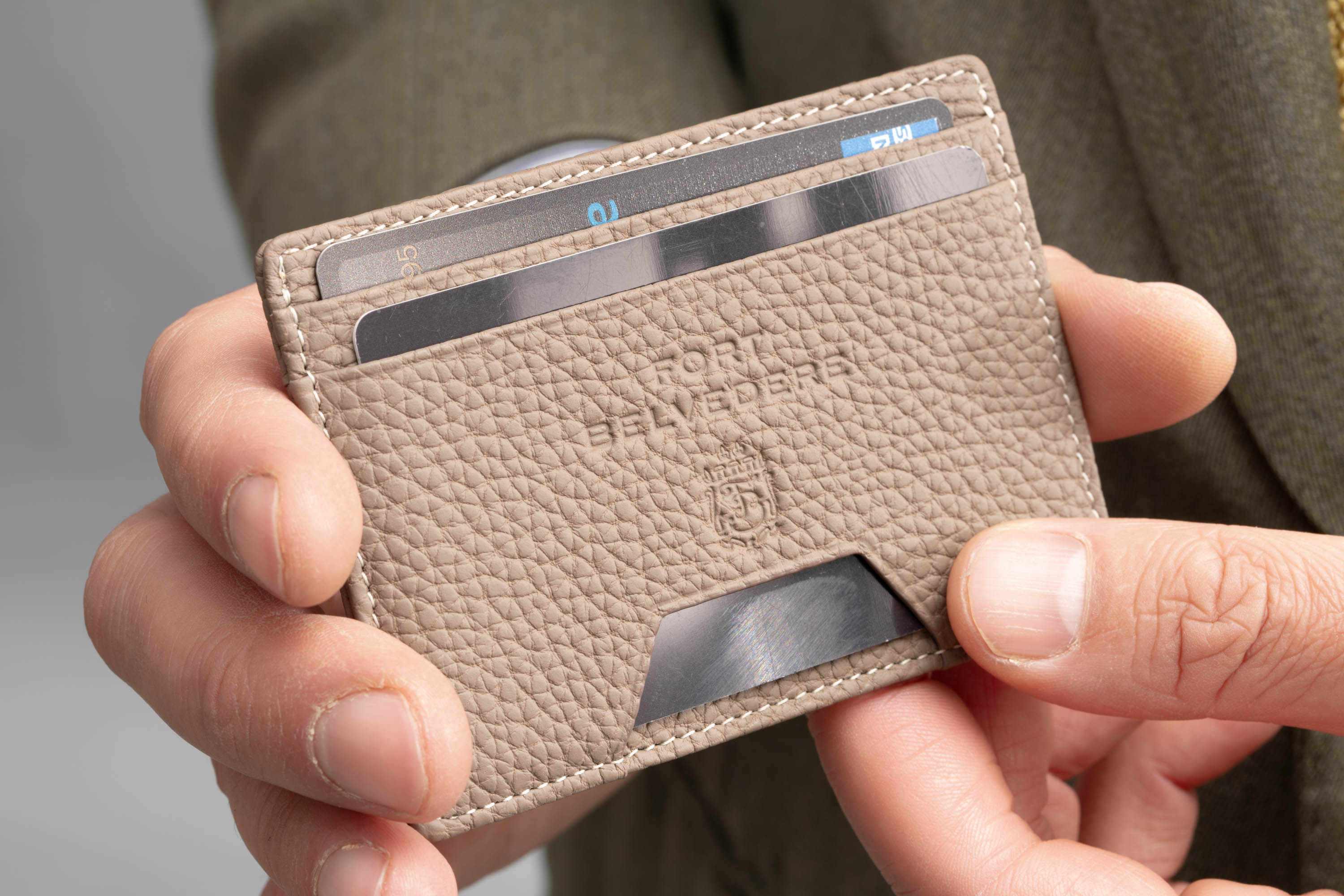 Slim Wallet - 4CC - Boardroom Taupe Togo Full-Grain Leather was extensively tested to ensure a high-quality product. 
