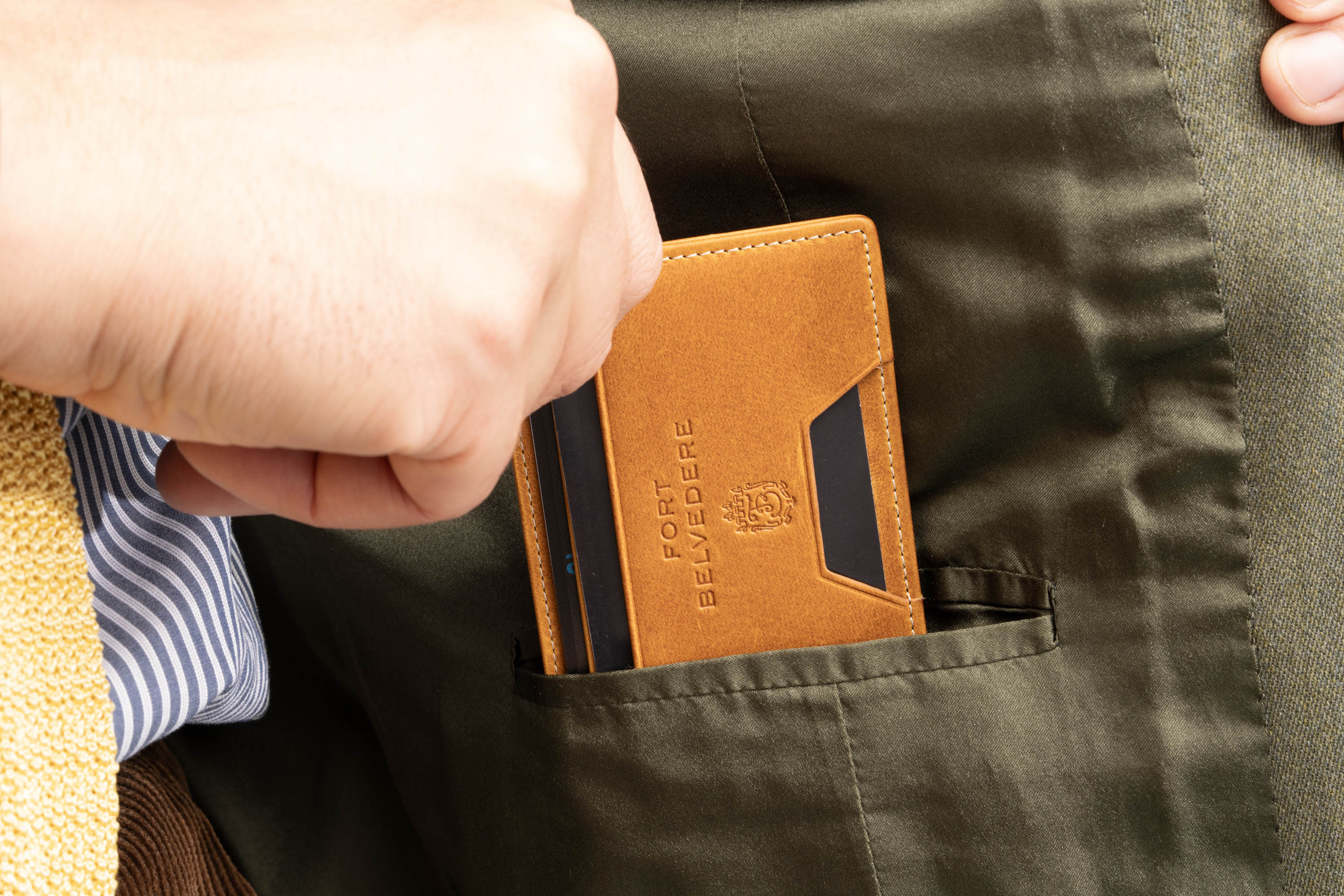 Slim Wallet - 4CC - Americana Vintage Gold Full-Grain Leather has an ultra-slim profile. 